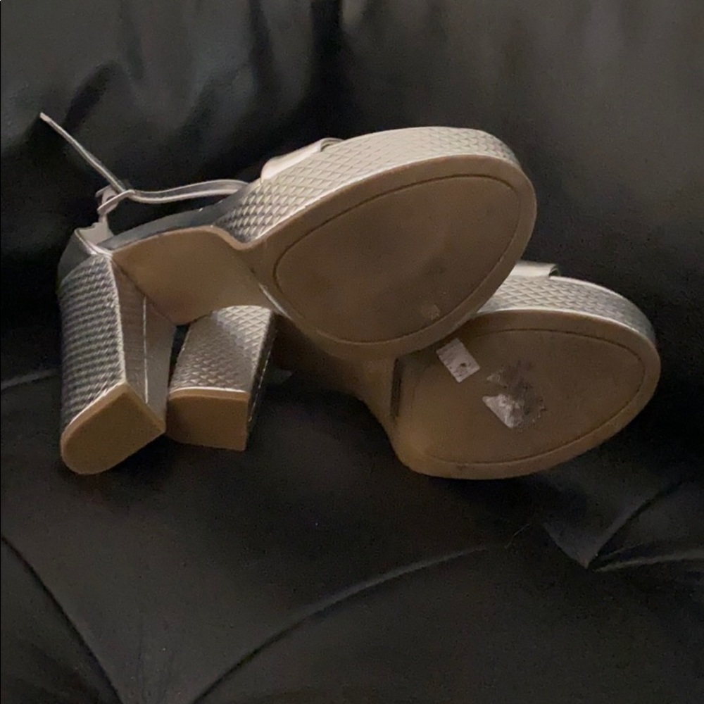 Heels - Picture 3 of 6